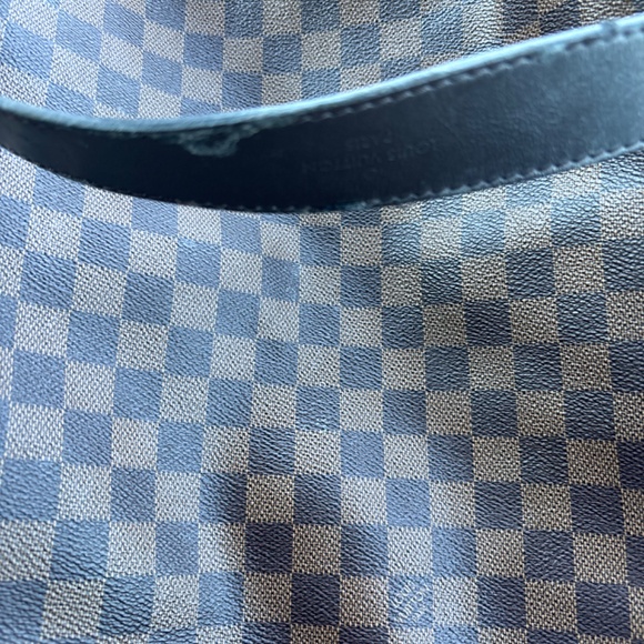 Handbag - Picture 2 of 3